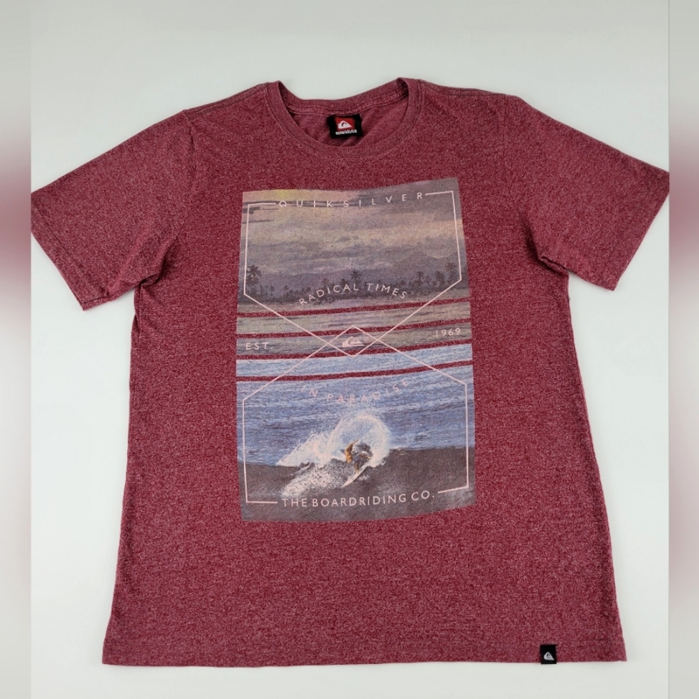 Quiksilver Men's Maroon Graphic T-Shirt Size L